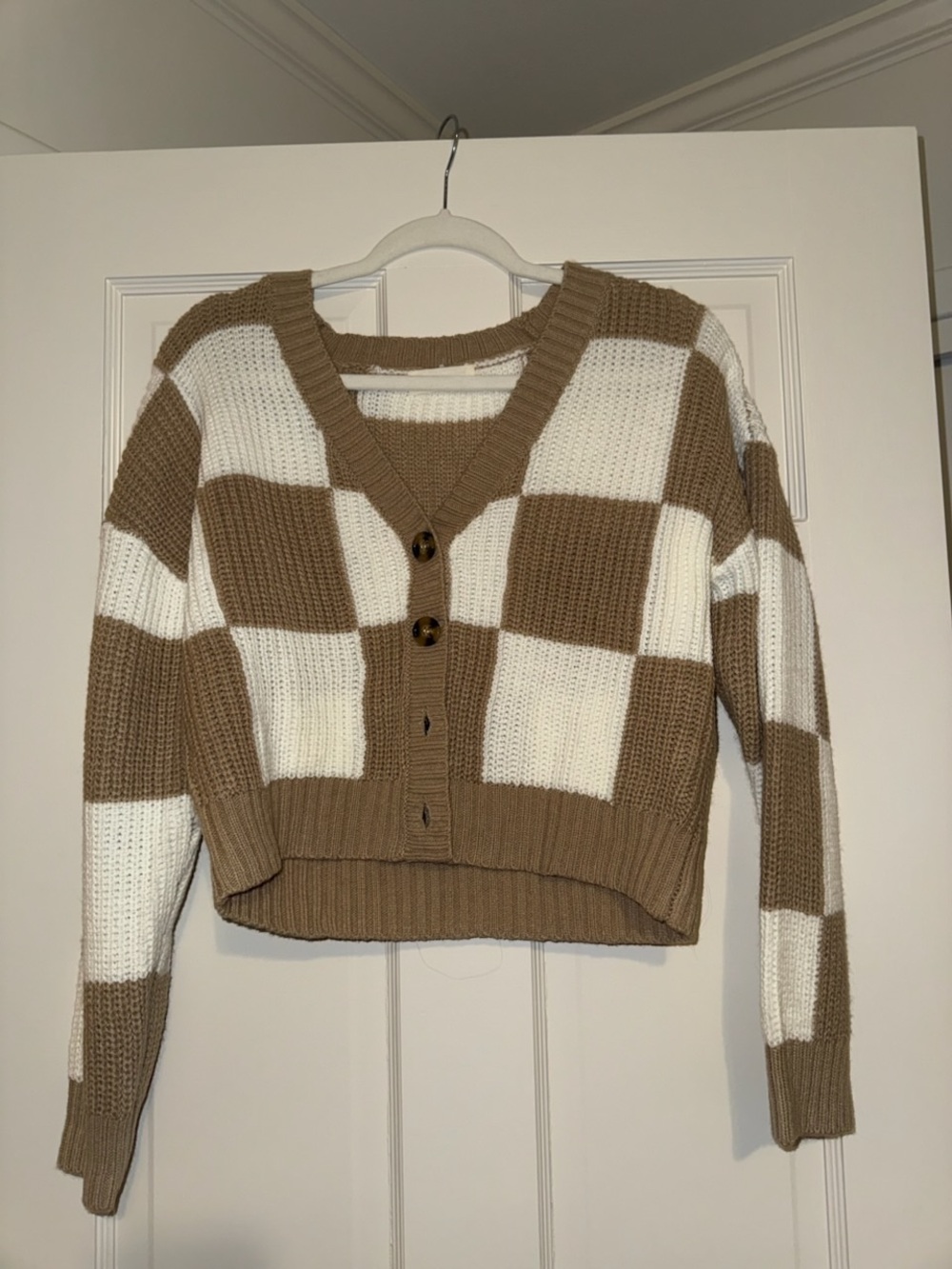 Checker Knit Button-Front Cropped Sweater Cardigan - Beige & White